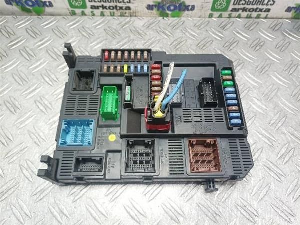 CAJA FUSIBLES/RELE Peugeot 208 1.0 G I VTI 68CV (2012-2019) (50 KW) - 19948 / ZM01