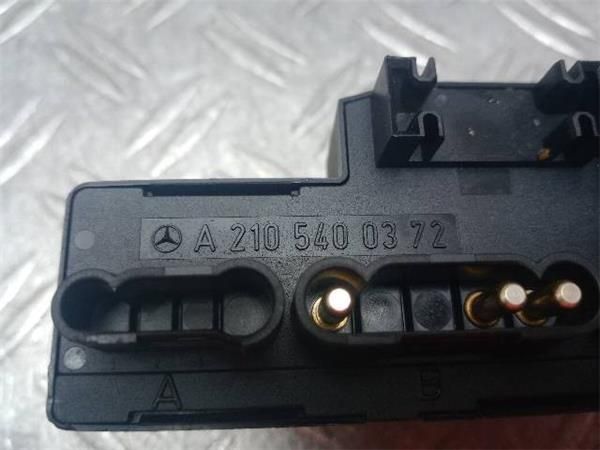 CAJA FUSIBLES/RELE Mercedes E 290 2.9 TD CLASE E (W210) 129CV (1996-1999) (95 KW) - 20835 / 602 982