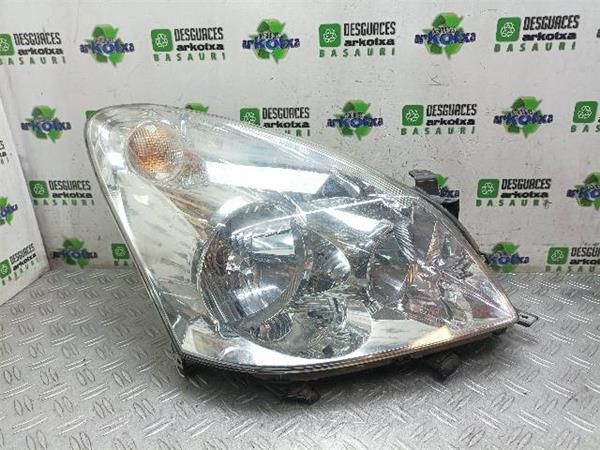 FARO DEL. DCHO Toyota Corolla 2.2 TD VERSO (R1) (2004-2009) (100 KW) - 21490 / 2AD FTV