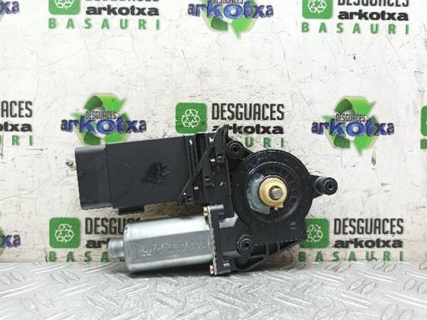 MOTOR ELEVALUNAS DEL. IZDO. Volkswagen Passat 1.9 TDI (B5) 131CV (2000-2005) (96 KW) - 22547 / AVF