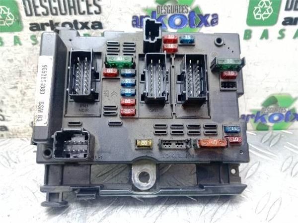 CAJA FUSIBLES/RELE Peugeot 307 2.0 HDI (3C) 90CV (2000-2007) (66 KW) - 22834 / RHY
