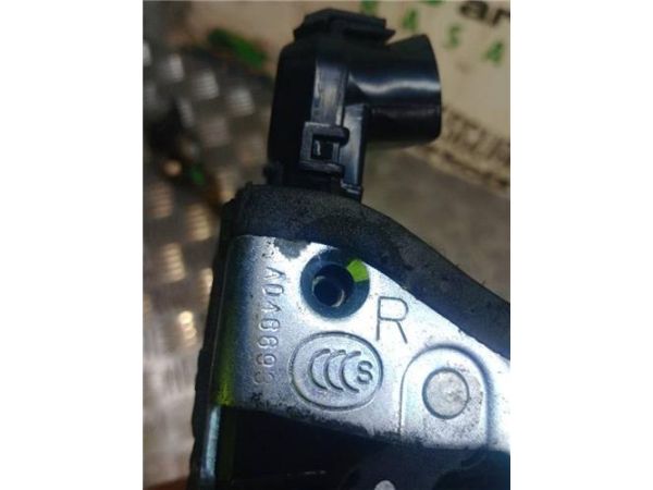CERRADURA PUERTA DEL. DCHA. Toyota Prius 1.8  PLUS (ZVW40) (73 KW) - 23059 / 2ZR