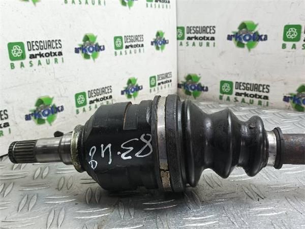 TRANSMISION DEL. DCHA. Toyota Corolla 1.6 G (E12) VVT-I 110CV (2002-2006) (81 KW) - 23692 / 3ZZ-FE