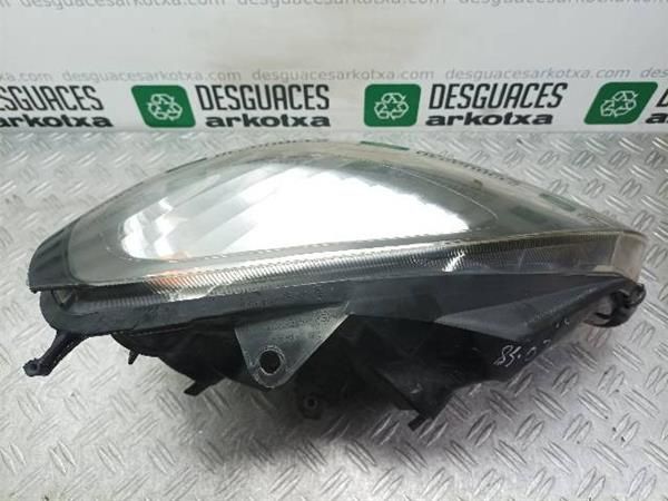 FARO DEL. IZDO. Renault Clio 1.2 G II (BB) 75CV (2001-2016) (55 KW) - 23941 / D4FB7