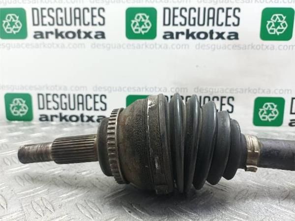 TRANSMISION DEL. DCHA. Toyota Corolla 2.2 D-4D VERSO (R10) 177CV (2005-2009) (130 KW) - 23975 / 2AD-FHV