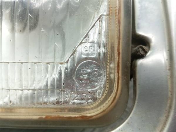 FARO DEL. IZDO. Renault 6 0.8 G 34CV (1969-1980) (25 KW) - 25450 / EXPL. 4 TIEMPOS