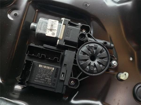 MOTOR ELEVALUNAS DEL. DCHO. Volkswagen Passat 2.0 TDI (3C5) 170CV (2005-2010) (125 KW) - 26141 / CBB