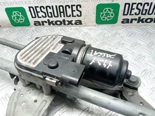MOTOR LIMPIAPARABRISAS DEL. Volkswagen Passat 2.0 TDI (3C5) 170CV (2005-2010) (125 KW) - 26144 / CBB