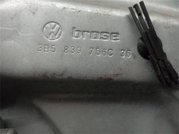 MOTOR ELEVALUNAS TRA. DCHO. Volkswagen Passat 1.9 TDI (3B2) (85 KW) - 26171 / AJM