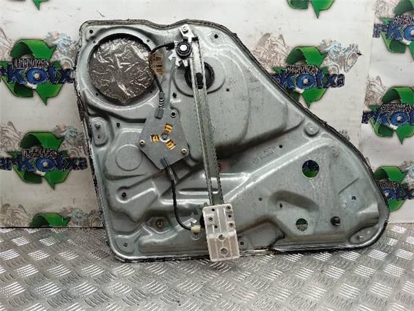 MOTOR ELEVALUNAS TRA. DCHO. Volkswagen Passat 1.9 TDI (3B5) (85 KW) - 26183 / AJM
