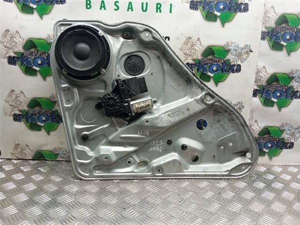 MOTOR ELEVALUNAS TRA. IZDO. Volkswagen Passat 2.5 TDI V6 VARIANT (110 KW) - 26185 / AKN