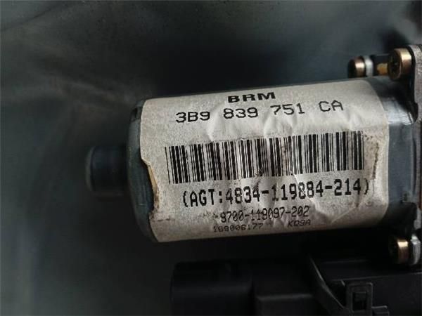 MOTOR ELEVALUNAS TRA. IZDO. Volkswagen Passat 1.9 TDI (3B5) (85 KW) - 26215 / AJM