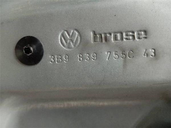 MOTOR ELEVALUNAS TRA. IZDO. Volkswagen Passat 1.9 TDI (3B5) (85 KW) - 26215 / AJM