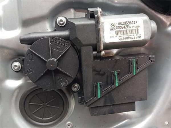 MOTOR ELEVALUNAS DEL. DCHO. Volkswagen Polo 1.9 SDI (9N1) (2001-2005) (47 KW) - 26222 / ASY