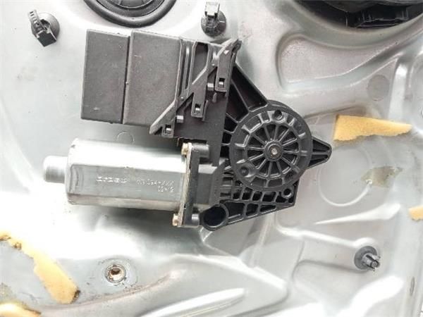 MOTOR ELEVALUNAS TRA. DCHO. Skoda Superb 1.9 TDI 131CV (96 KW) - 26291 / AWX