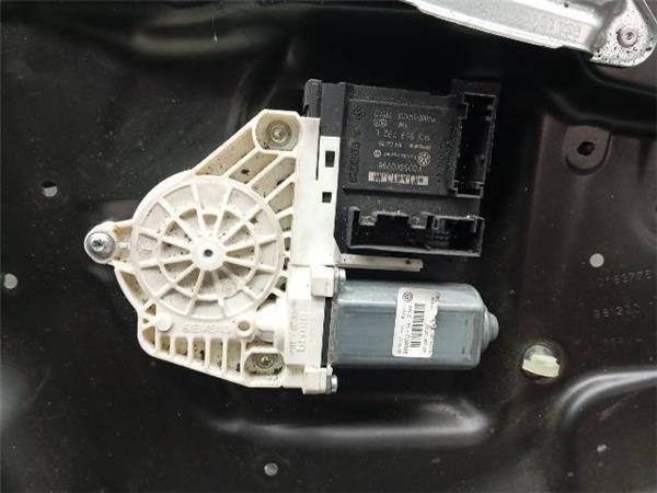 MOTOR ELEVALUNAS DEL. DCHO. Volkswagen Passat 1.9 TDI (3C2) (2005-2010) (77 KW) - 26336 / BXE