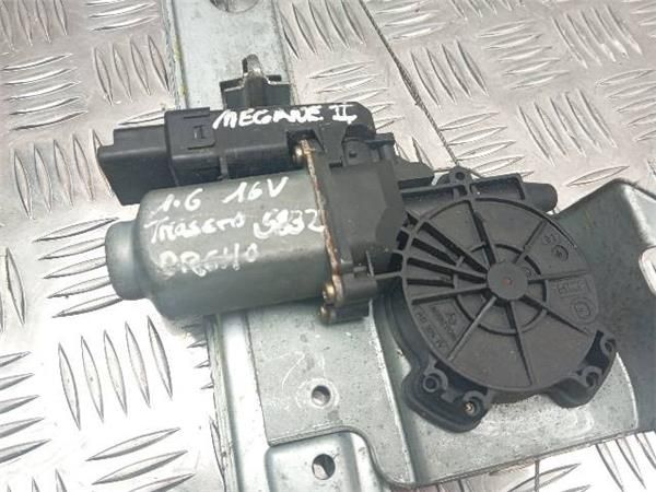 MOTOR ELEVALUNAS TRA. DCHO. Renault Megane 1.6  (2002-2009) (83 KW) - 26392 / K4MT7