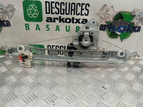 MOTOR ELEVALUNAS TRA. IZDO. Renault Megane 1.9 DCI II (2002-2009) (88 KW) - 26394 / F9Q B8 2