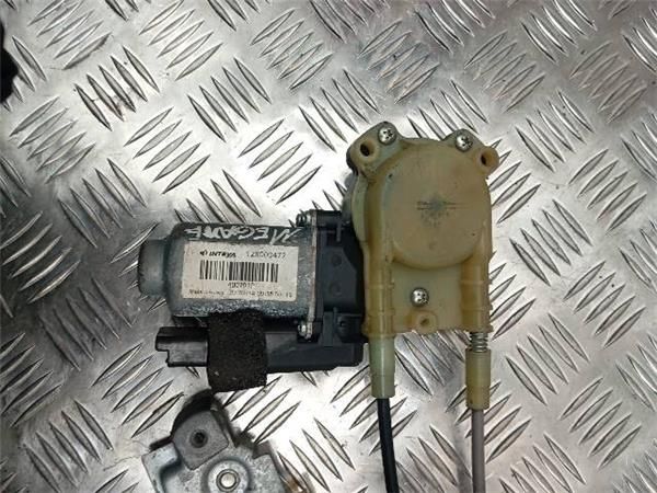 MOTOR ELEVALUNAS DEL. DCHO. Renault Megane 1.5 DCI II CLASSIC SEDAN (74 KW) - 26418 / K9K F7
