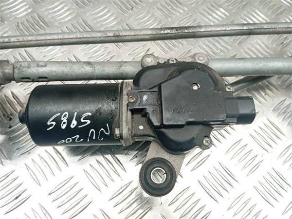 MOTOR LIMPIAPARABRISAS DEL. Nissan NV200 1.5 DCI (66 KW) - 26504 / K9K 276