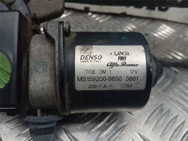 MOTOR LIMPIAPARABRISAS DEL. Fiat Bravo 1.9 JTD (198) (110 KW) - 26517 / 937A5000