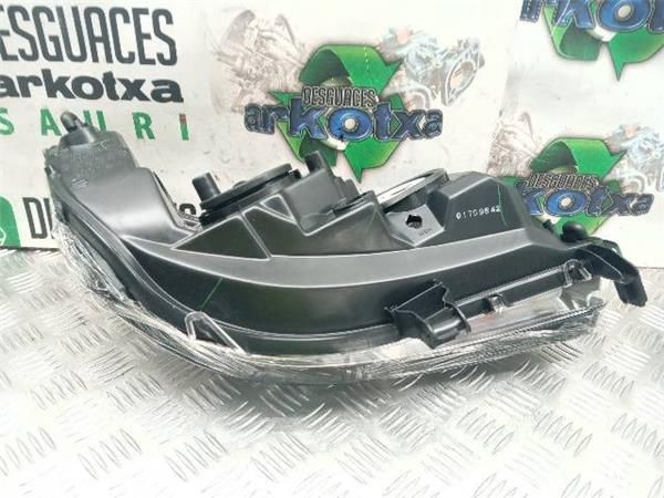 FARO DEL. IZDO. Opel Zafira 1.8  A (85 KW) - 26882 / X18XE1