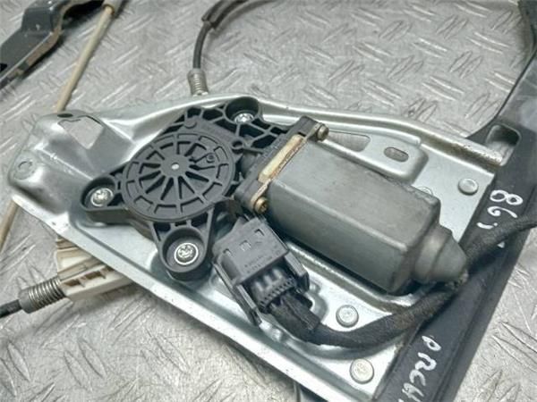 MOTOR ELEVALUNAS DEL. DCHO. Mercedes C 270 2.7 CDI C (W203) 170CV (2000-2007) (125 KW) - 26935 / 612962