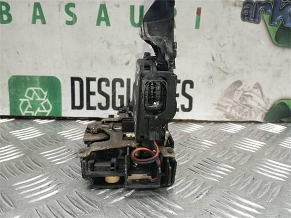 CERRADURA PUERTA DEL. DCHA. Volkswagen Passat 1.9 TDI (3B2) (1996-2000) (85 KW) - 27174 / ATJ