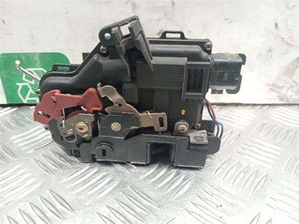 CERRADURA PUERTA TRA. IZDA. Audi A4 1.8  TURBO (8E) (110 KW) - 27204 / AVJ 2