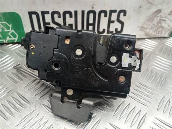 CERRADURA PUERTA TRA. IZDA. Audi A4 1.8  TURBO (8E) (110 KW) - 27204 / AVJ