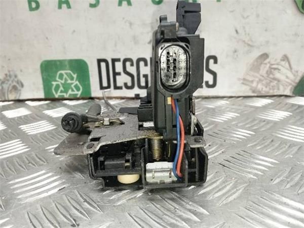 CERRADURA PUERTA DEL. IZDA. Audi A4 2.5 TDI AVANT 8E (114 KW) - 27226 / AYM