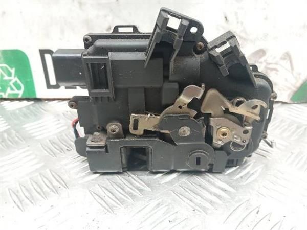 CERRADURA PUERTA TRA. DCHA. Audi A6 2.5 TDI V6 (4B2/C5) 150CV (1997-2005) (110 KW) - 27233 / AKN 2