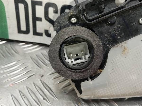 CERRADURA PUERTA TRA. IZDA. Toyota Yaris 1.3 G II (P9) (2008-2011) 101CV (74 KW) - 27276 / 1NR