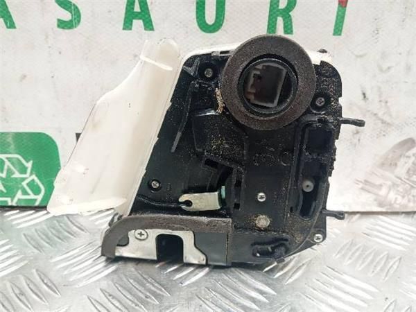 CERRADURA PUERTA TRA. IZDA. Toyota Yaris 1.3 G II (P9) (2008-2011) 101CV (74 KW) - 27276 / 1NR