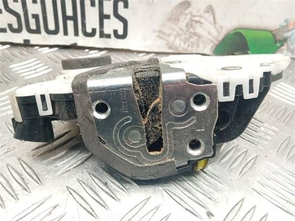 CERRADURA PUERTA DEL. IZDA. Toyota Yaris 1.3 G II (P9) (2008-2011) 101CV (74 KW) - 27288 / 1NR