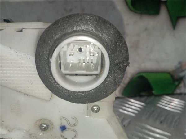 CERRADURA PUERTA DEL. DCHA. Toyota Yaris 1.3 G II (P9) (2008-2011) 101CV (74 KW) - 27321 / 1NR