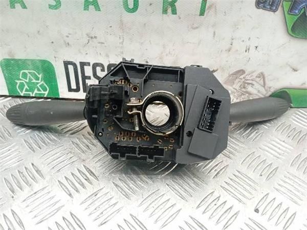 MANDO MULTIFUNCION Fiat Punto 1.9 D (188) (1999-2002) 60CV (44 KW) - 27864 / 188A3000