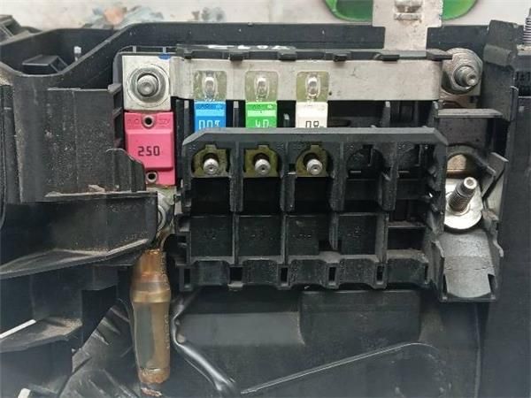 CAJA FUSIBLES/RELE Mercedes B 180 1.8 CDI (W246) (2011-2014) 109CV (80 KW) - 28115 / 651901
