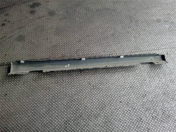MOLDURA LATERAL IZDA. Mercedes B 180 1.8 CDI (W246) (2011-2014) 109CV (80 KW) - 28204 / 651901