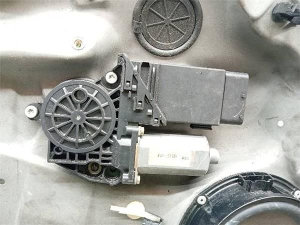 MOTOR ELEVALUNAS DEL. IZDO. Volkswagen Golf 1.6 G IV (1J1) 105CV (2000-2005) (77 KW) - 28253 / AZD