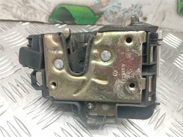 CERRADURA PUERTA TRA. IZDA. Volkswagen Polo 1.9 D III (6N1) 64CV (1994-1999) (47 KW) - 28460 / AEF