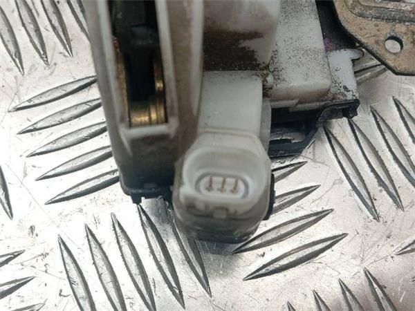 CERRADURA PUERTA DEL. DCHA. Volkswagen Polo 1.9 D III (6N1) 64CV (1994-1999) (47 KW) - 28462 / AEF
