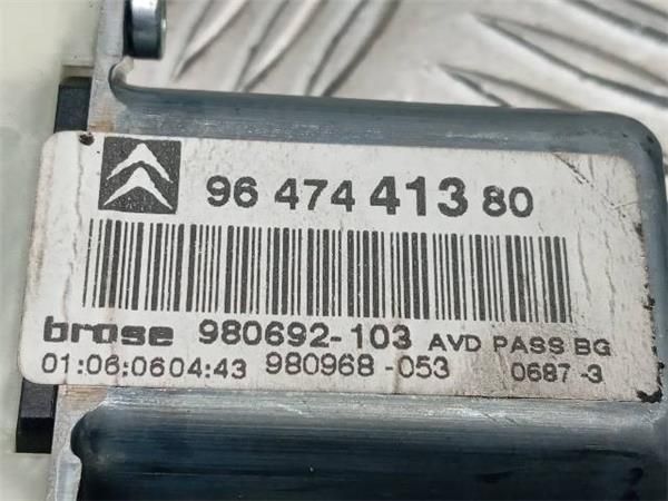 MOTOR ELEVALUNAS DEL. DCHO. Citroen C4 2.0 HDI (LC) 136CV (2004-2011) (100 KW) - 28761 / RHR