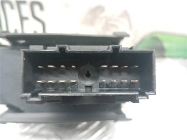 MANDO DE LUCES Ford Focus 1.6 (74 KW) - 28796 / HWDA