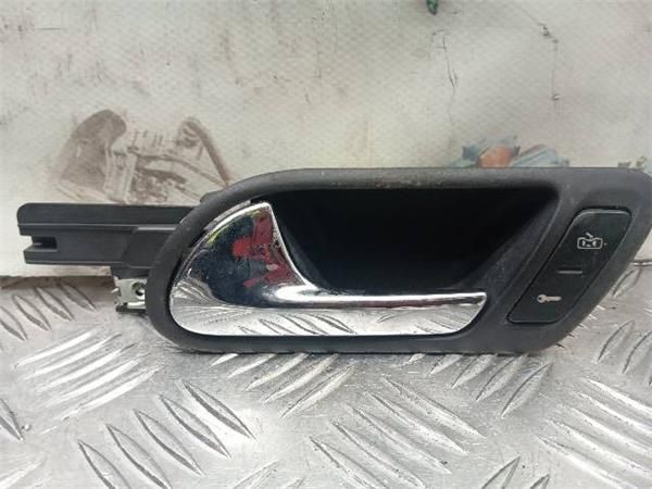MANILLA INT. PUERTA DEL. IZDA. Volkswagen Golf 1.4 G (1K1) (55 KW) - 28862 / BCA