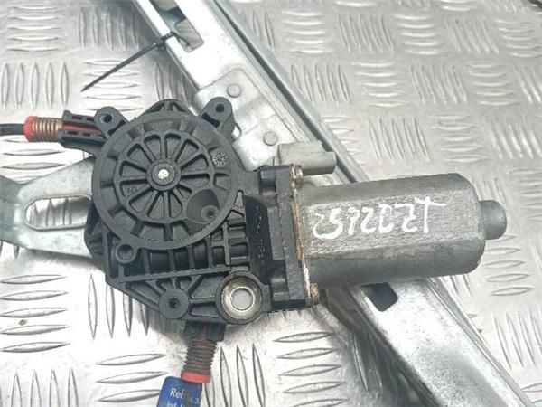 MOTOR ELEVALUNAS DEL. IZDO. Peugeot 206 1.9 D (2C) 70CV (1998-2001) (51 KW) - 28924 / WJY