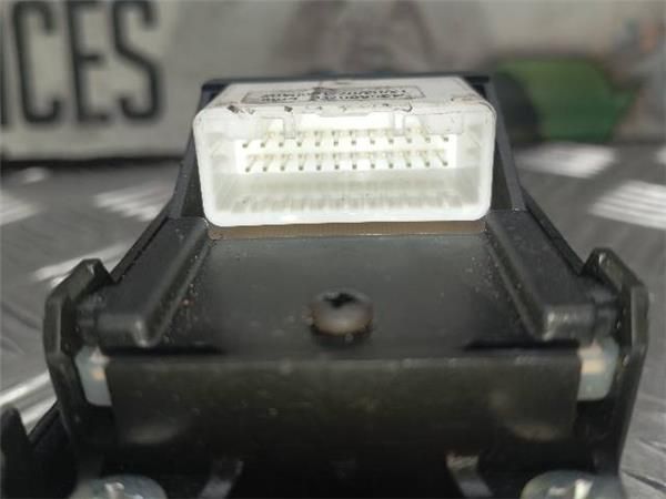 MANDO ELEVALUNAS Toyota Corolla 1.8 G VERSO (R1) (2004-2009) (95 KW) - 29021 / 1ZZFE