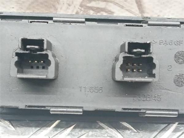 MANDO ELEVALUNAS Peugeot 407 2.0 HDI (100 KW) - 29070 / RHR