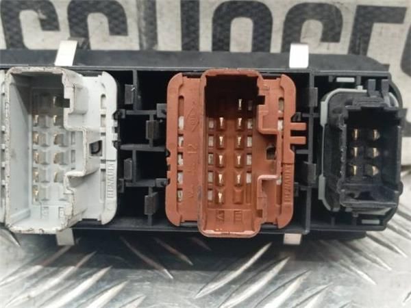 MANDO ELEVALUNAS Renault Laguna 1.9 DCI II (BG0) (88 KW) - 29081 / F9QC7