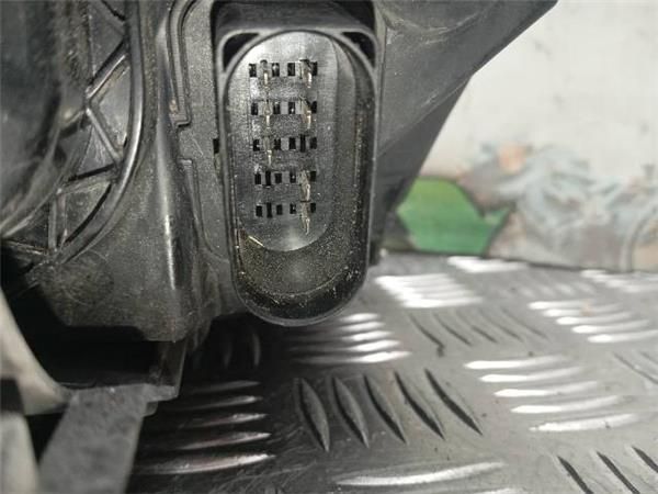 FARO DEL. DCHO Ford Focus 1.6 G II (DA) 101CV (2004-2012) (74 KW) - 29099 / HWDA